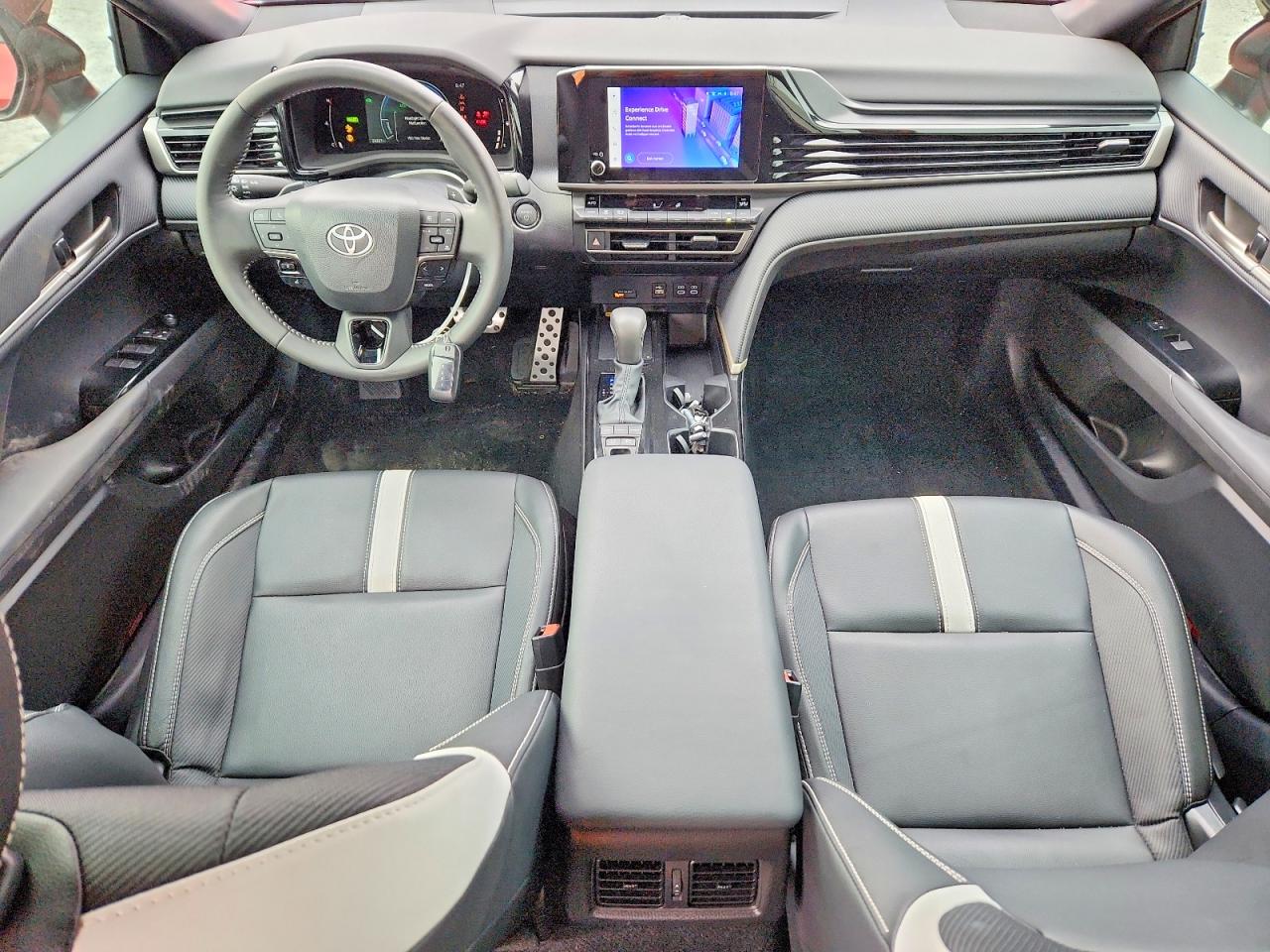 2025 TOYOTA CAMRY SE photo 8