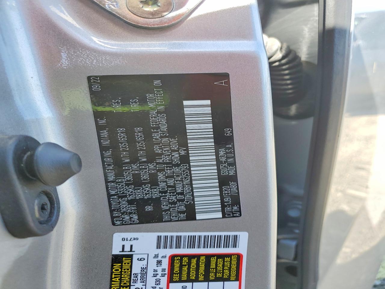 2022 TOYOTA HIGHLANDER XLE photo 14