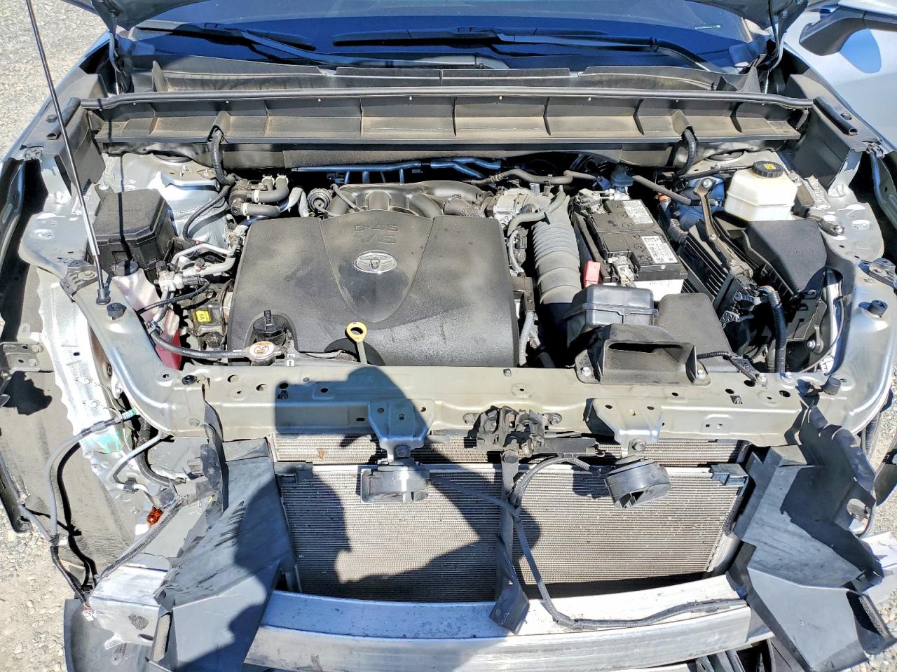 2022 TOYOTA HIGHLANDER XLE photo 12