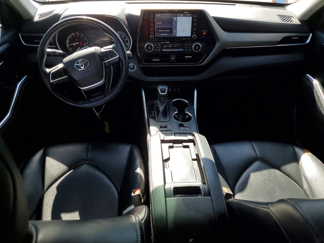 2022 TOYOTA HIGHLANDER XLE photo 8