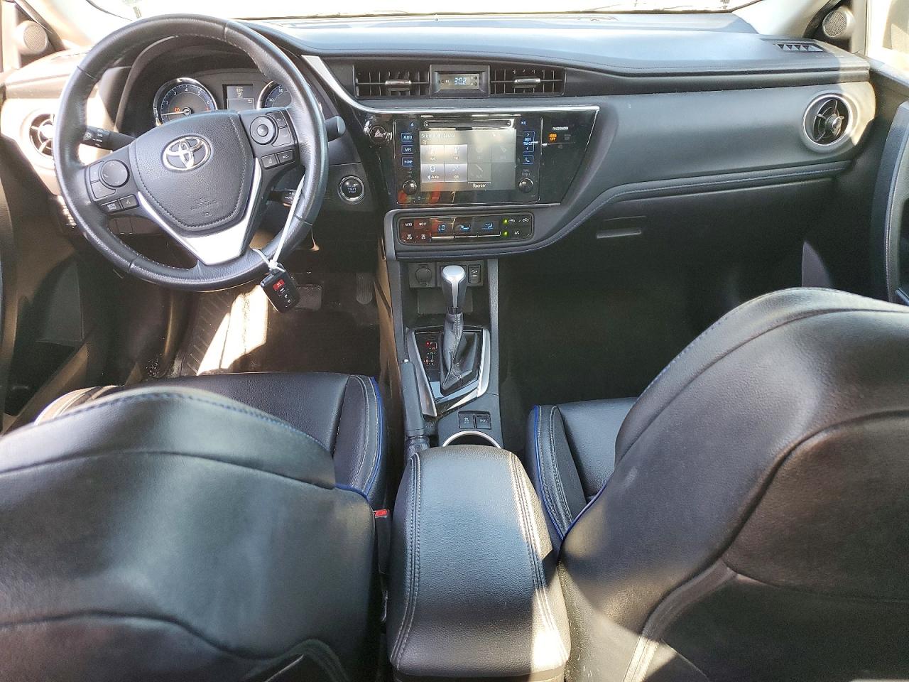 2017 TOYOTA COROLLA XSE photo 15