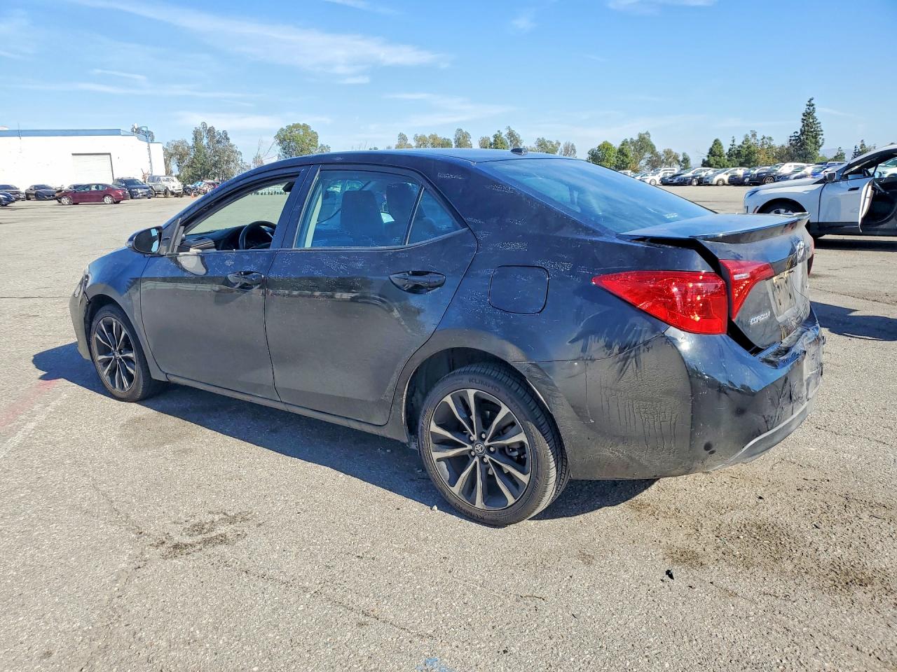 2017 TOYOTA COROLLA XSE photo 3