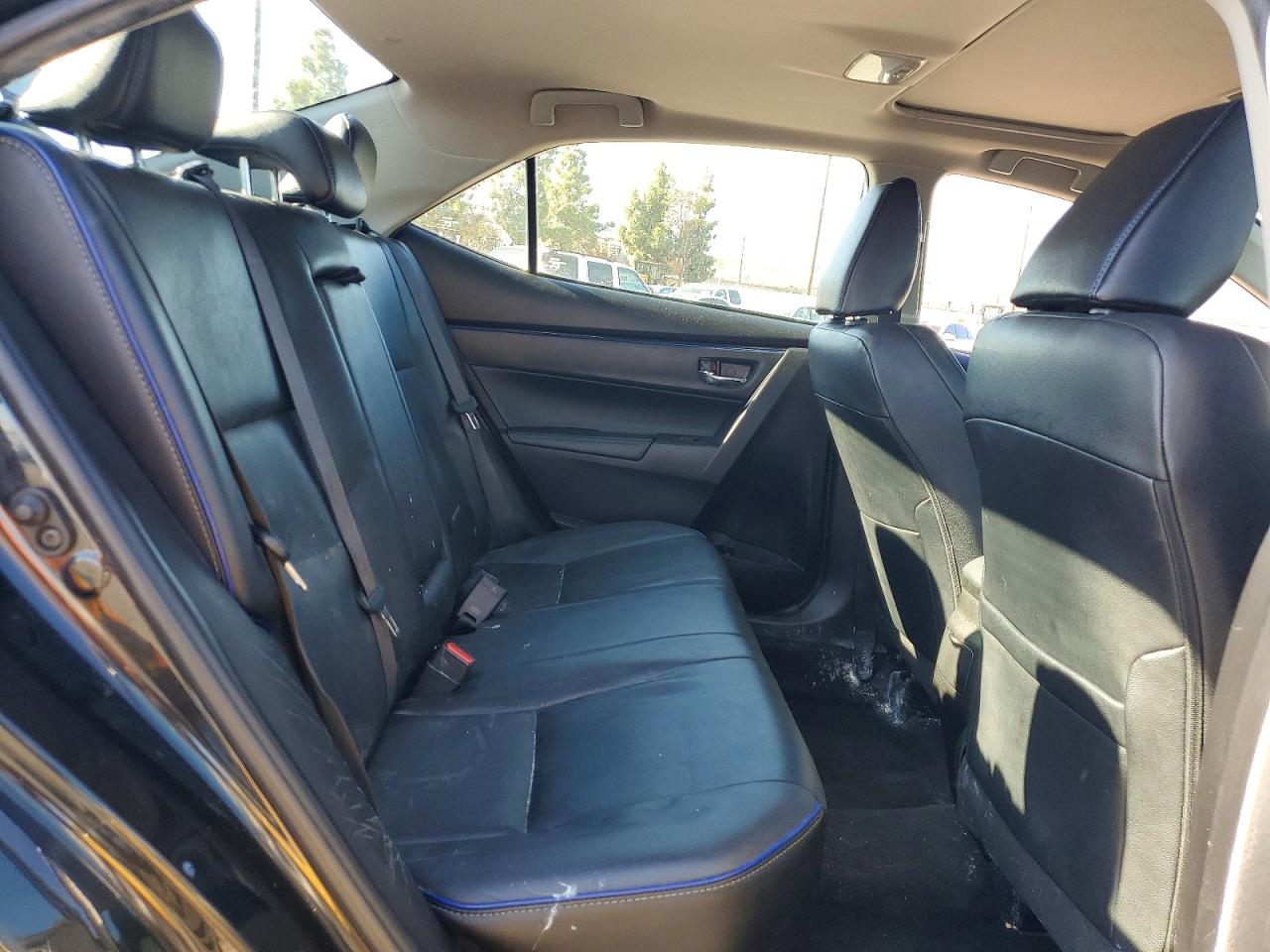 2017 TOYOTA COROLLA XSE photo 19
