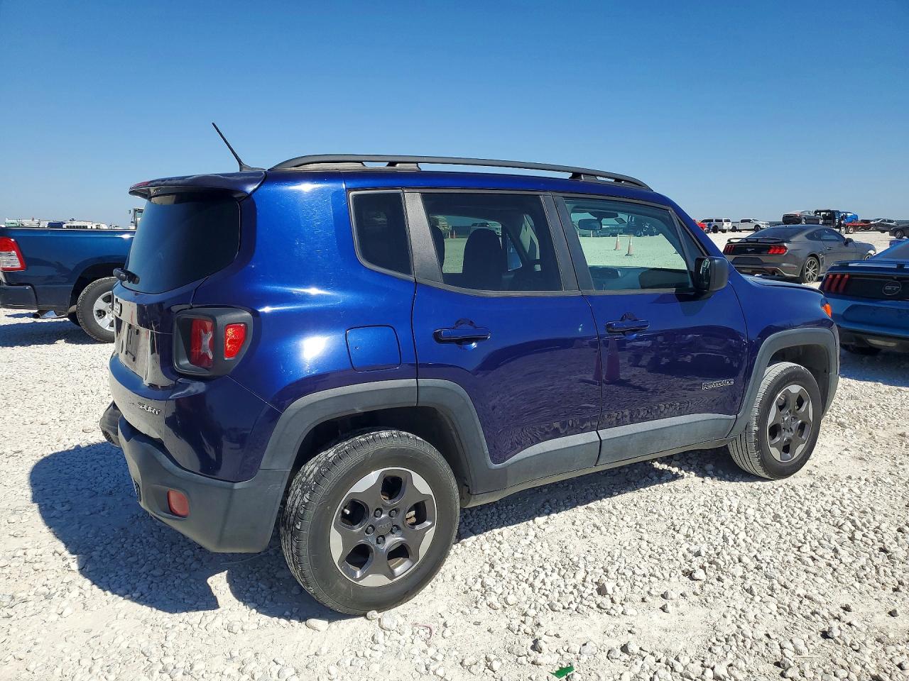 2017 JEEP RENEGADE SPORT photo 7