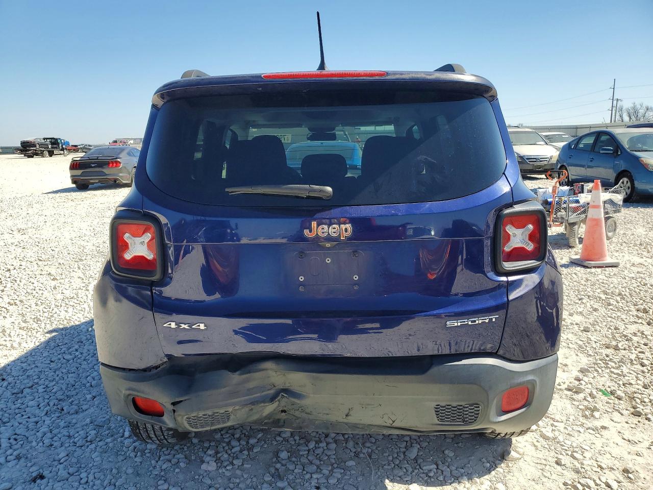 2017 JEEP RENEGADE SPORT photo 16