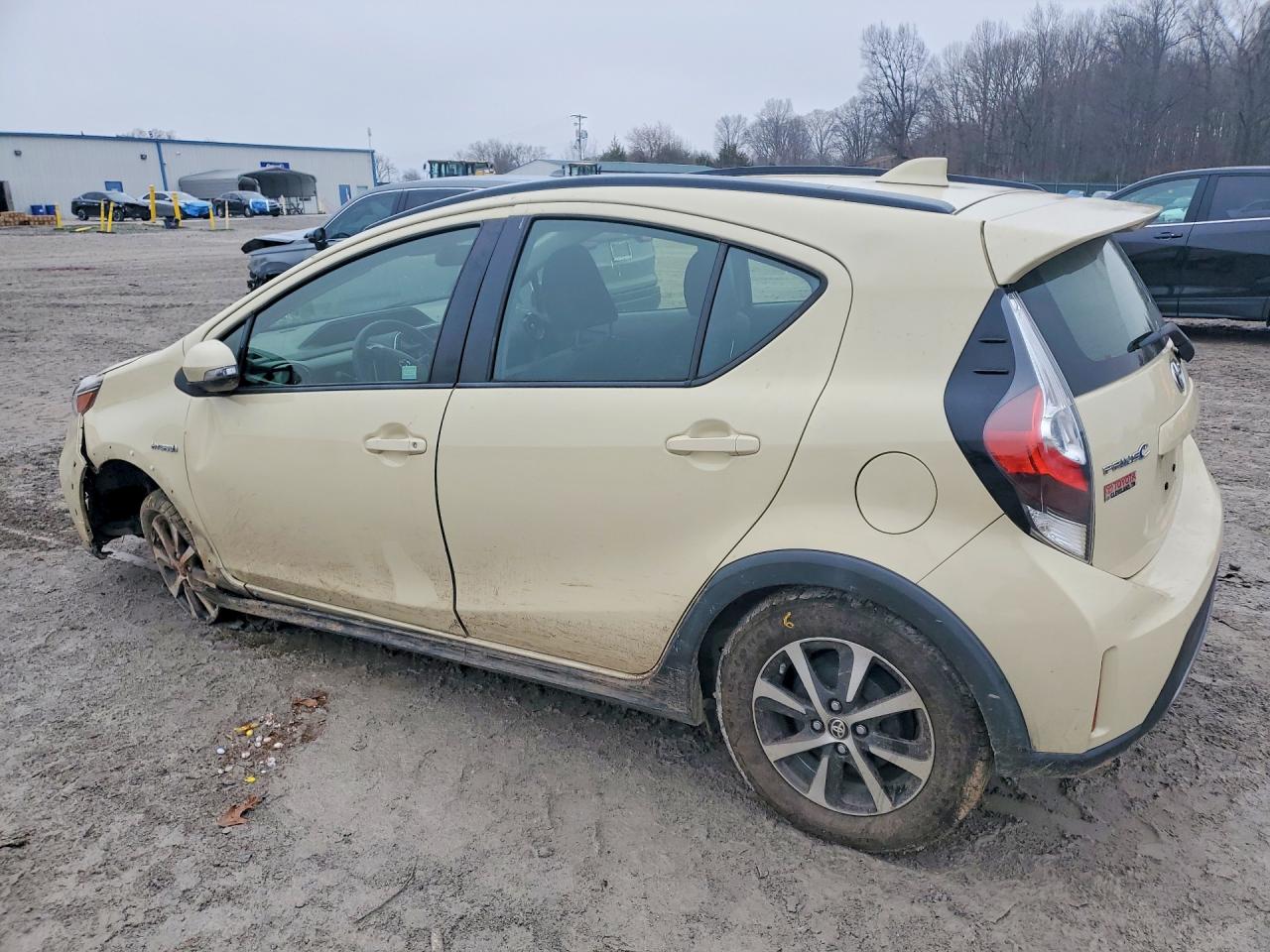 2018 TOYOTA PRIUS C TWO photo 2