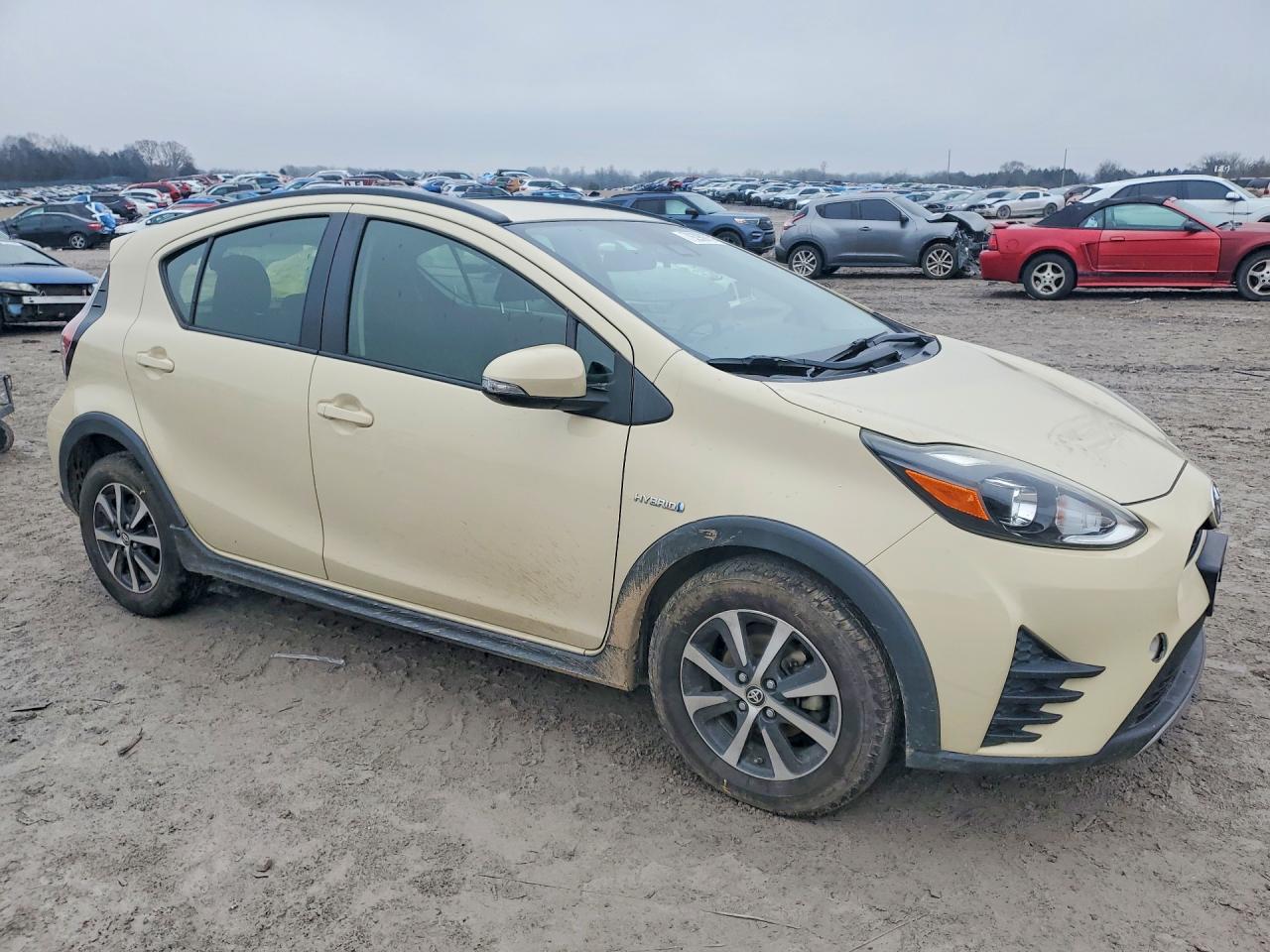 2018 TOYOTA PRIUS C TWO photo 4