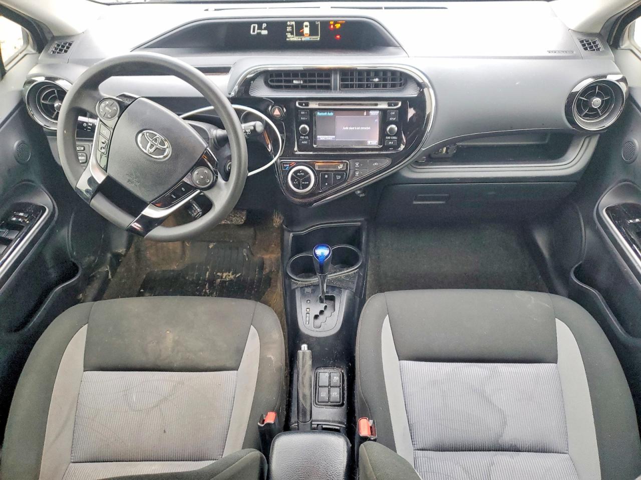 2018 TOYOTA PRIUS C TWO photo 8