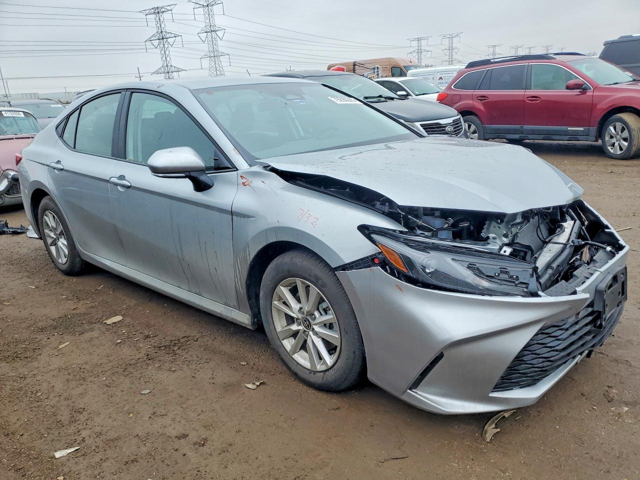 2025 TOYOTA CAMRY LE photo 4
