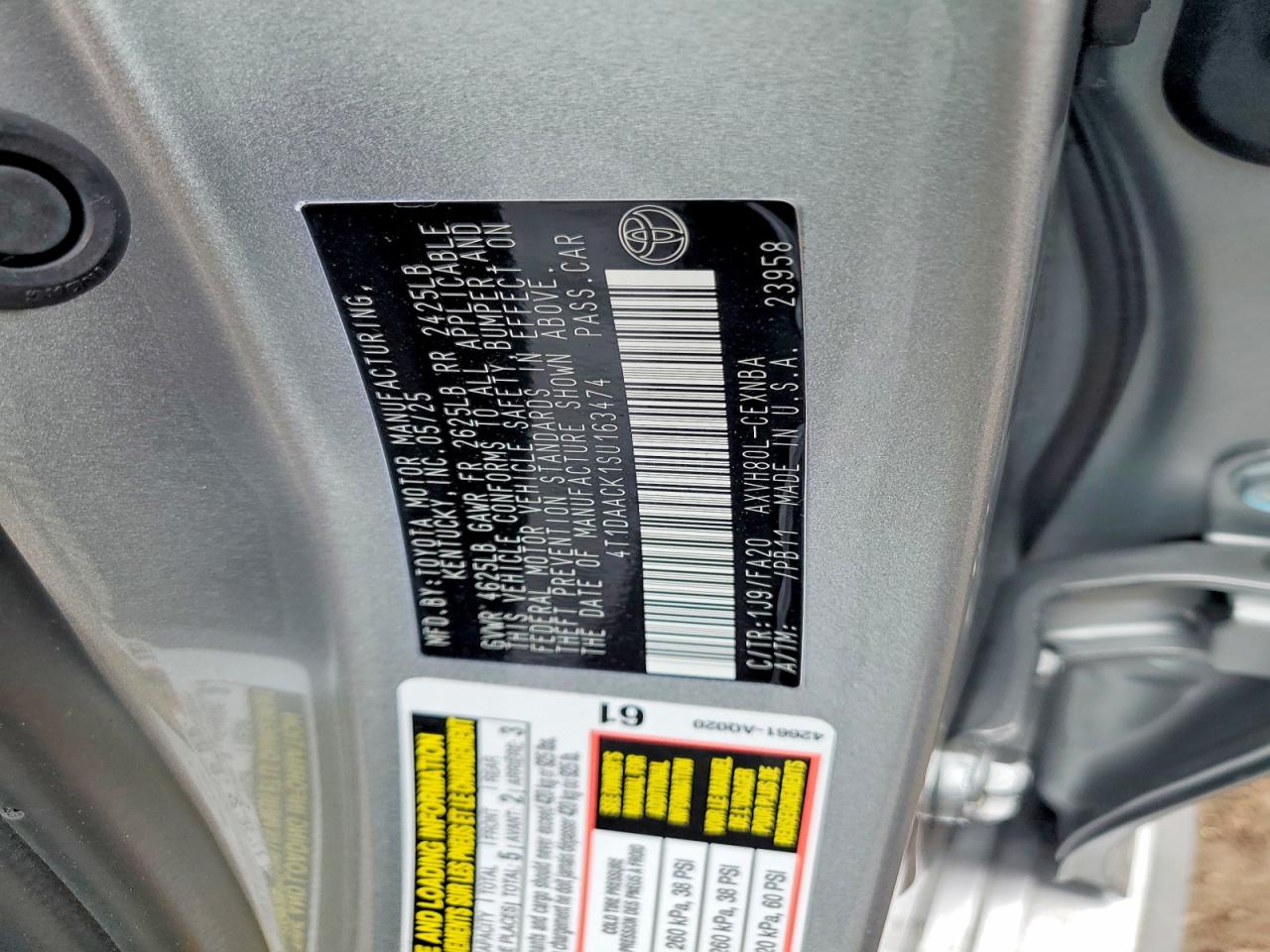 2025 TOYOTA CAMRY LE photo 12