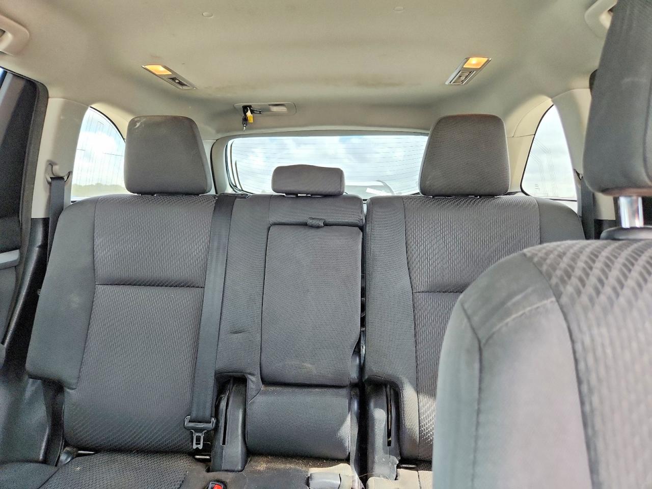 2018 TOYOTA HIGHLANDER LE photo 28