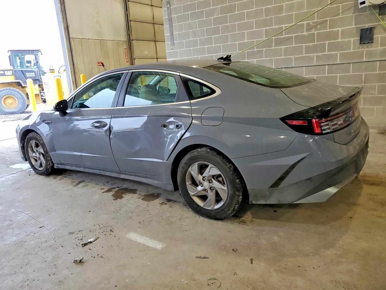 2025 HYUNDAI SONATA SE photo 2
