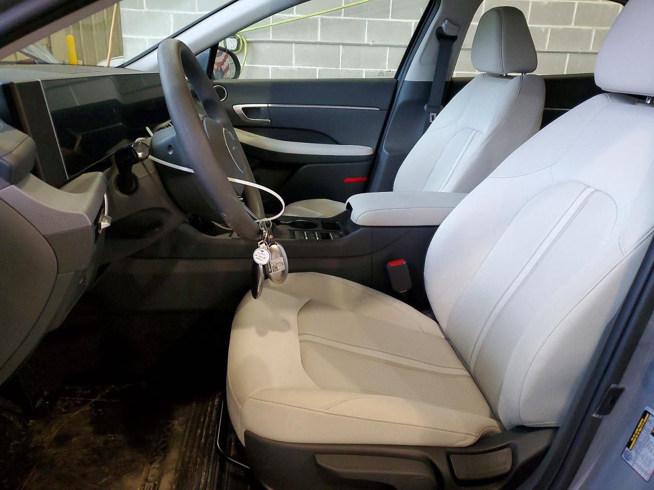 2025 HYUNDAI SONATA SE photo 7