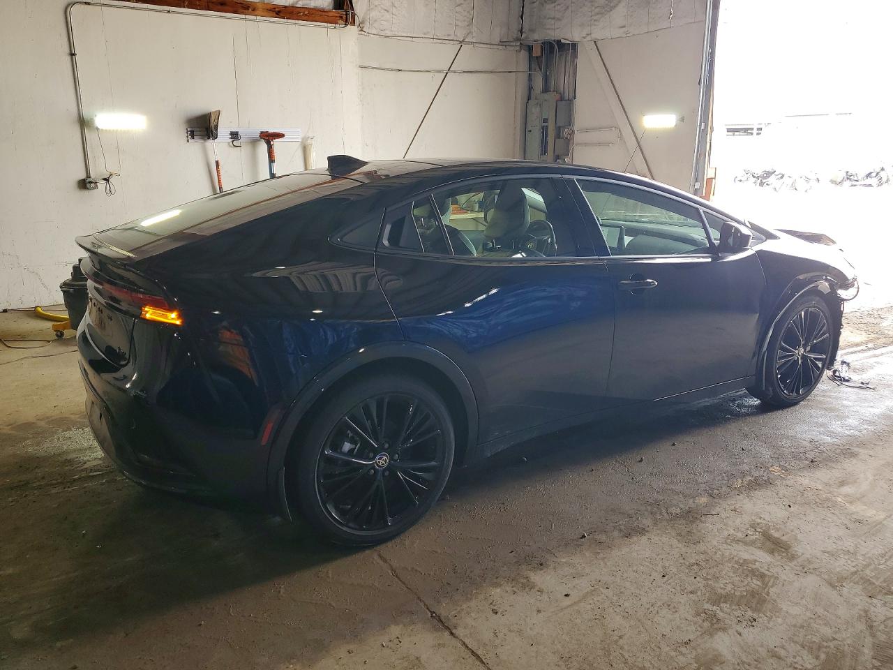 2025 TOYOTA PRIUS NIGHTSHADE photo 5