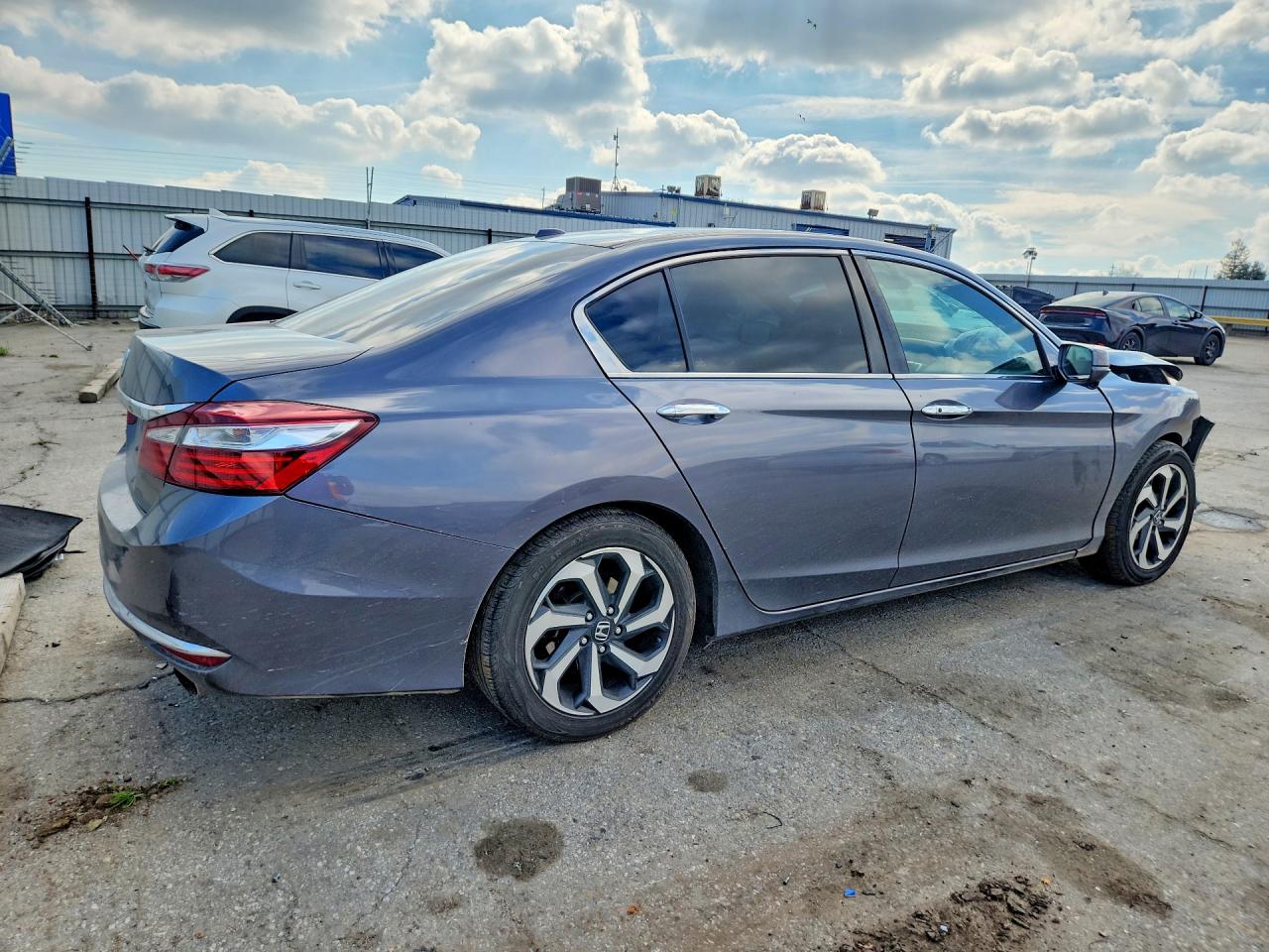 2017 HONDA ACCORD EX photo 5