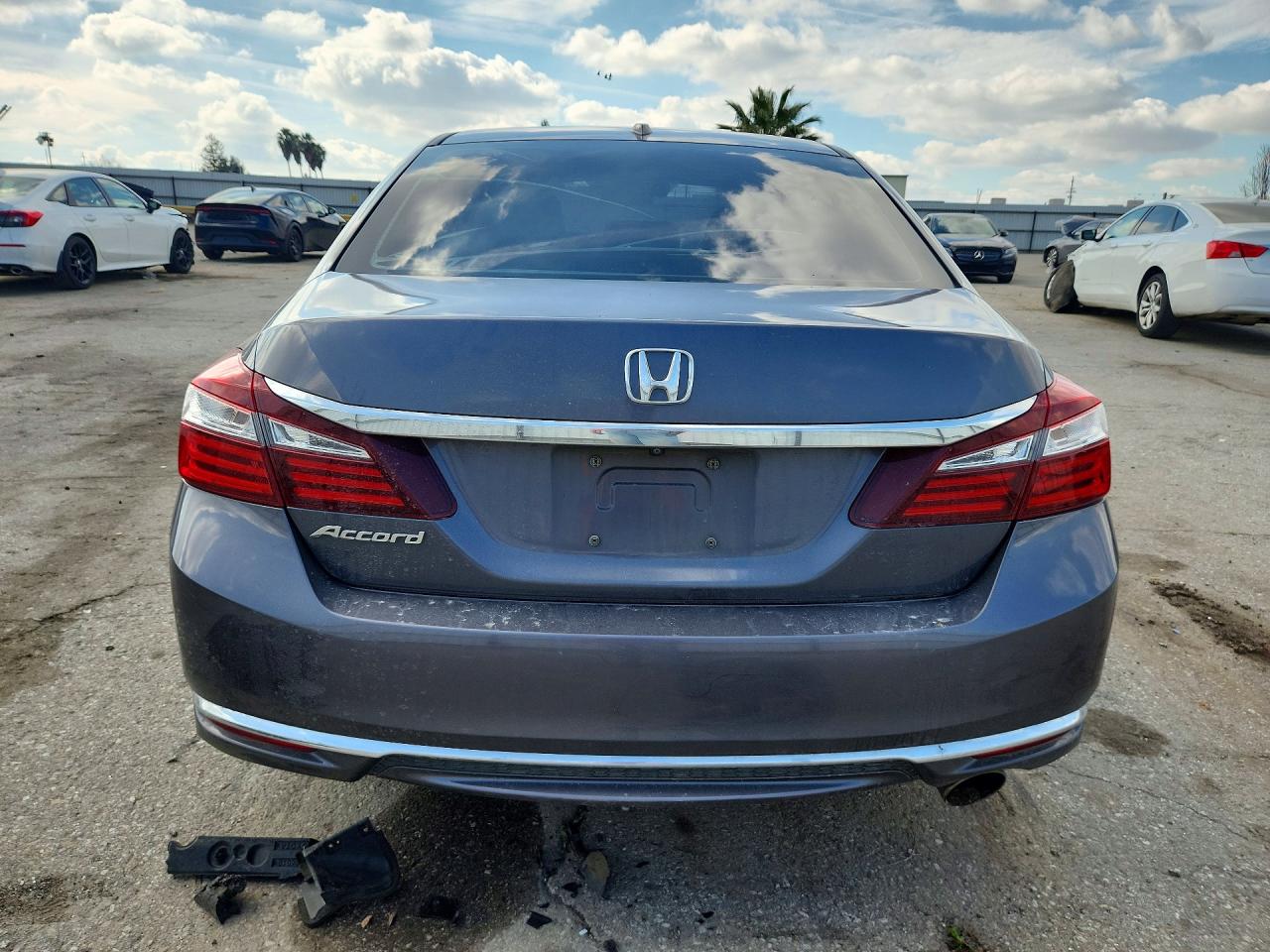 2017 HONDA ACCORD EX photo 11