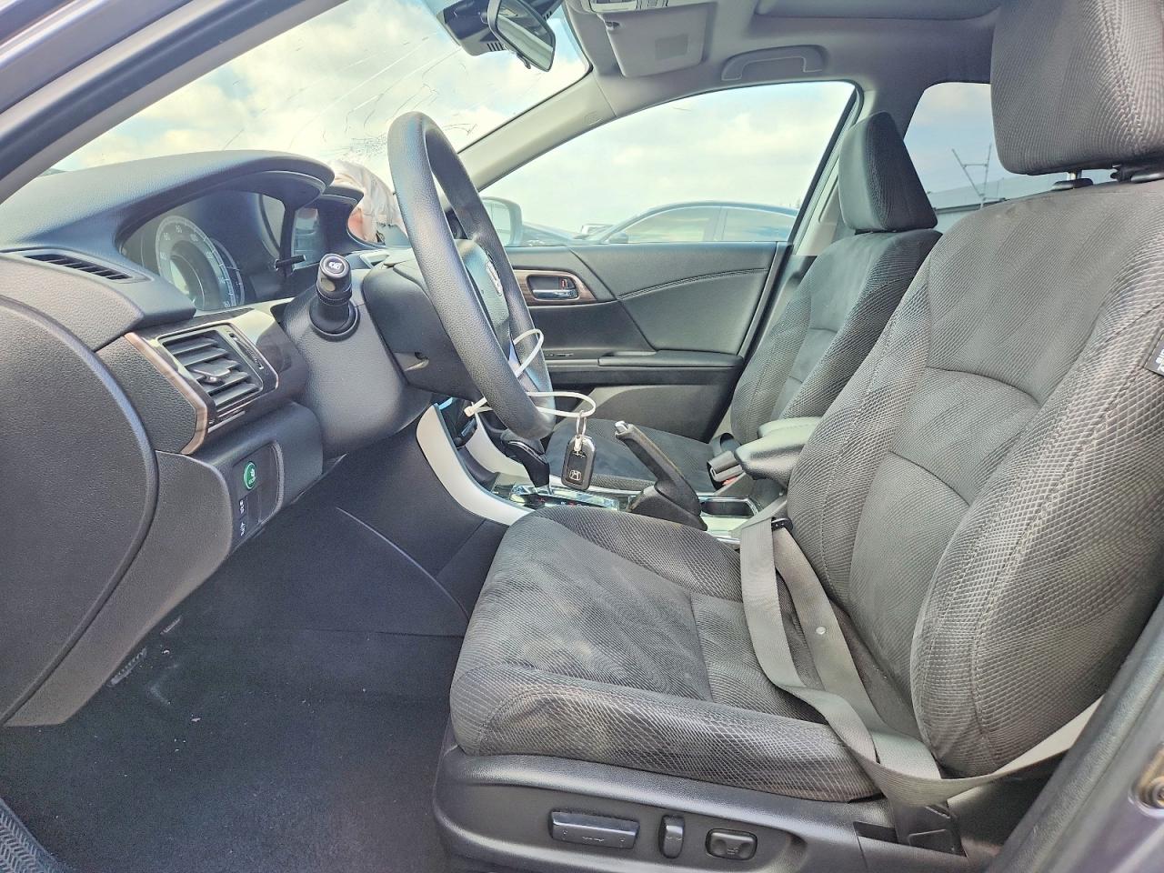 2017 HONDA ACCORD EX photo 13