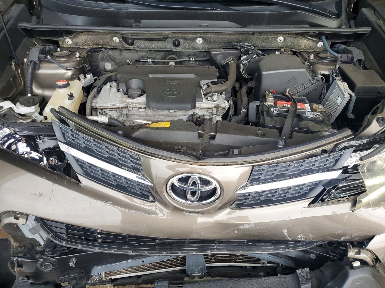 2015 TOYOTA RAV4 XLE photo 23