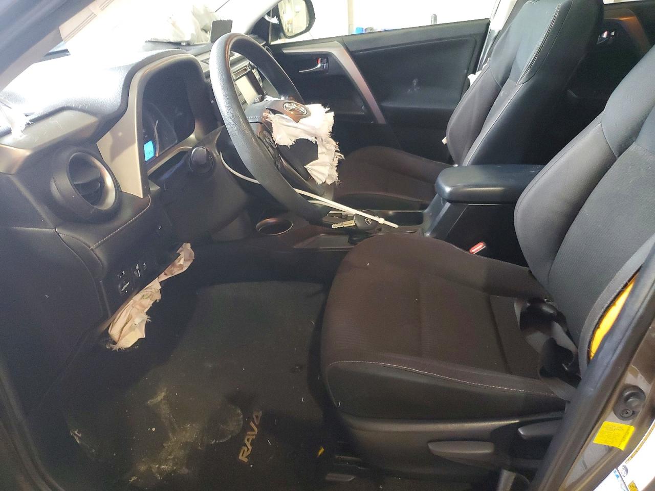 2015 TOYOTA RAV4 XLE photo 13