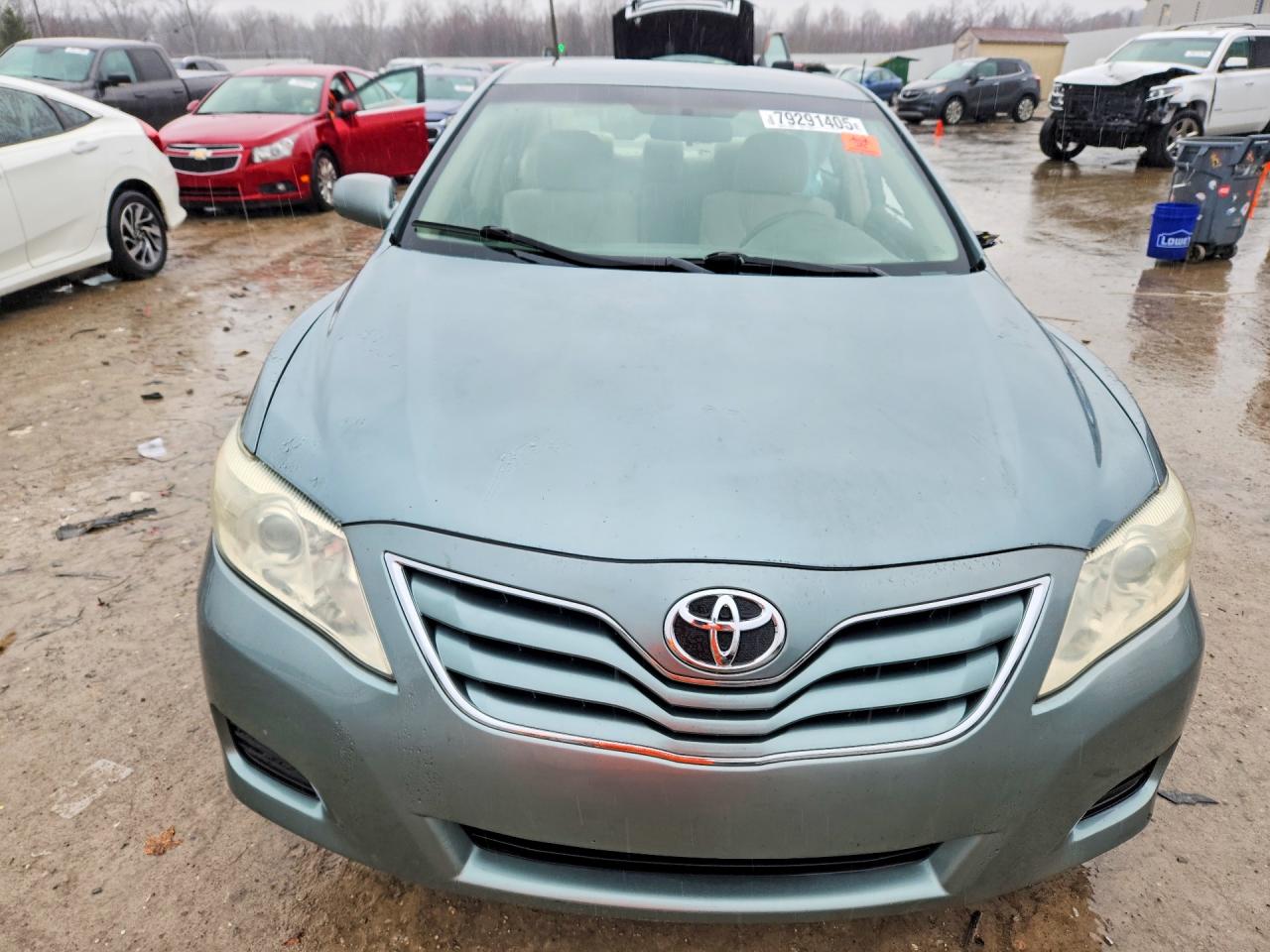2010 TOYOTA CAMRY LE photo 13