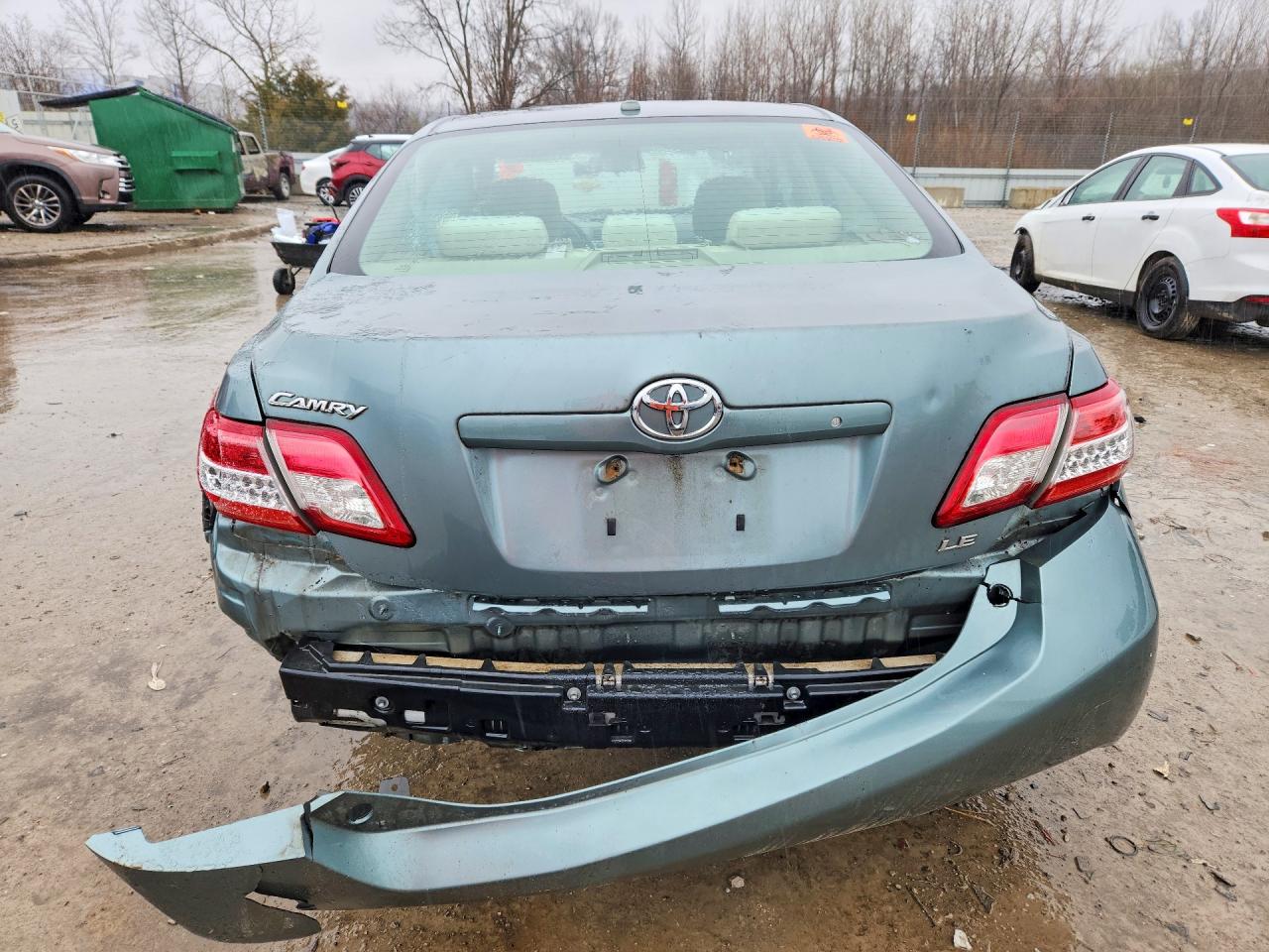 2010 TOYOTA CAMRY LE photo 16