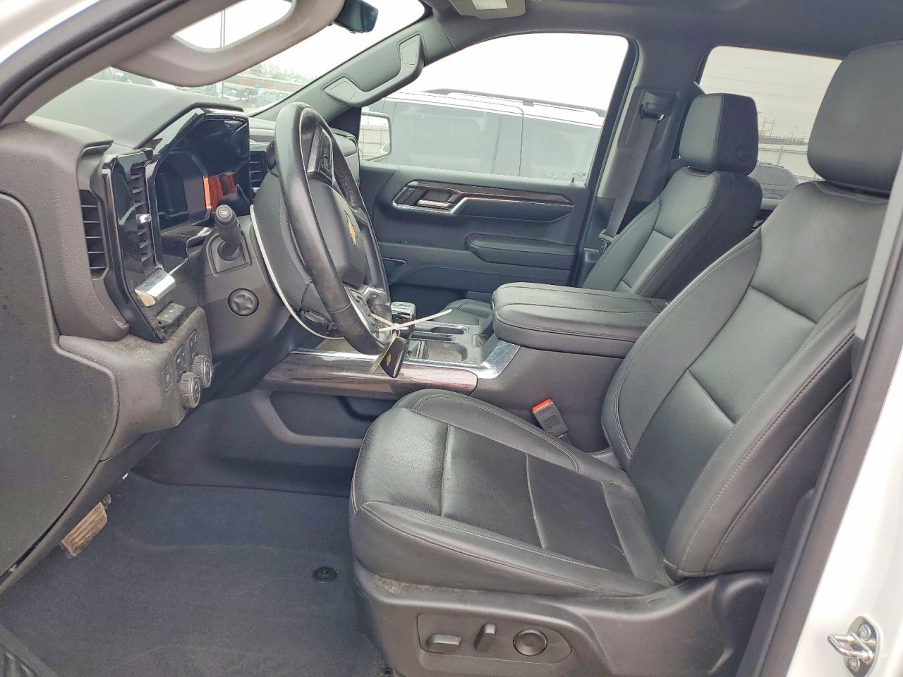 2024 CHEVROLET SILVERADO K1500 LTZ photo 7