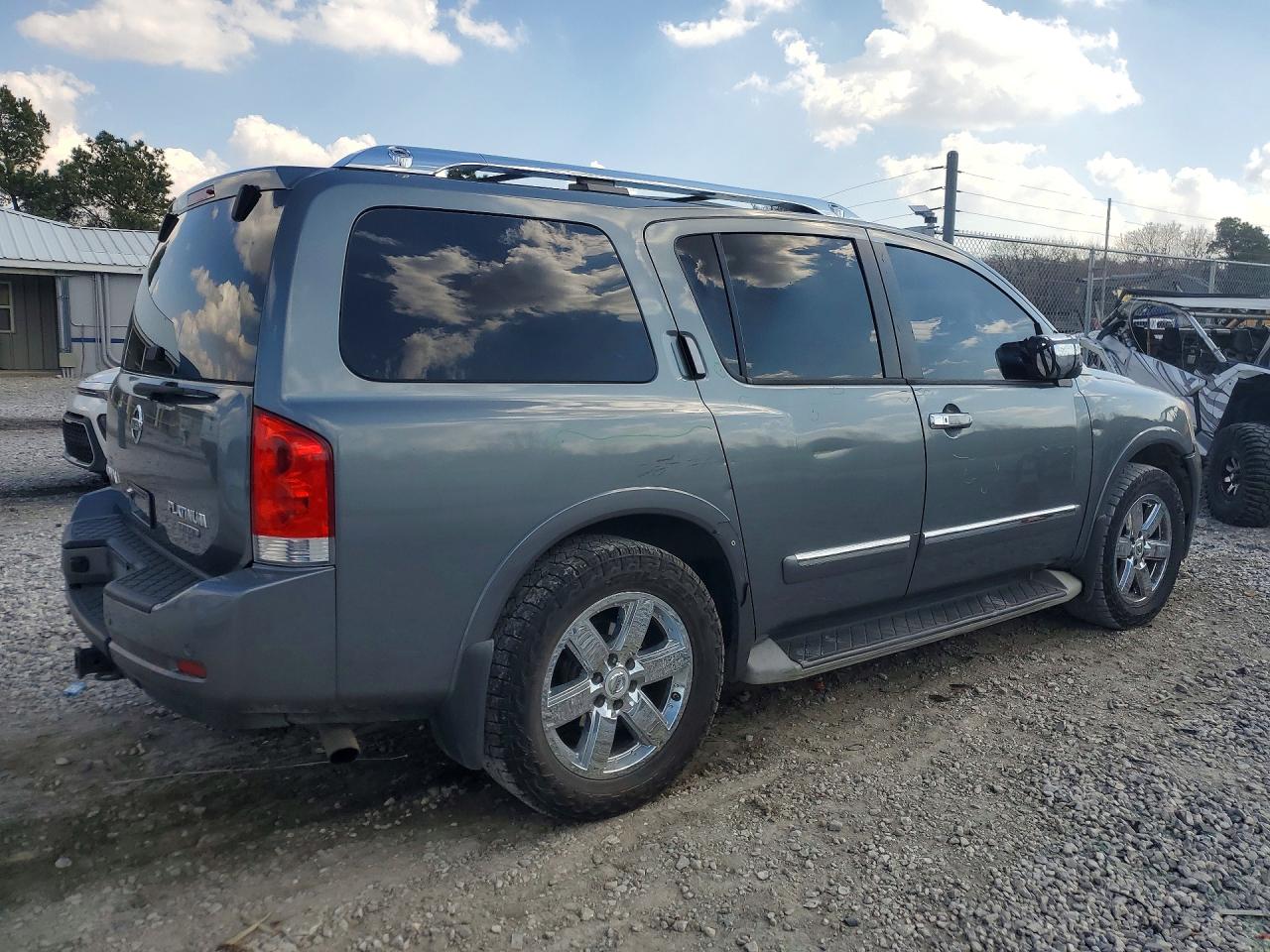 2013 NISSAN ARMADA photo 3