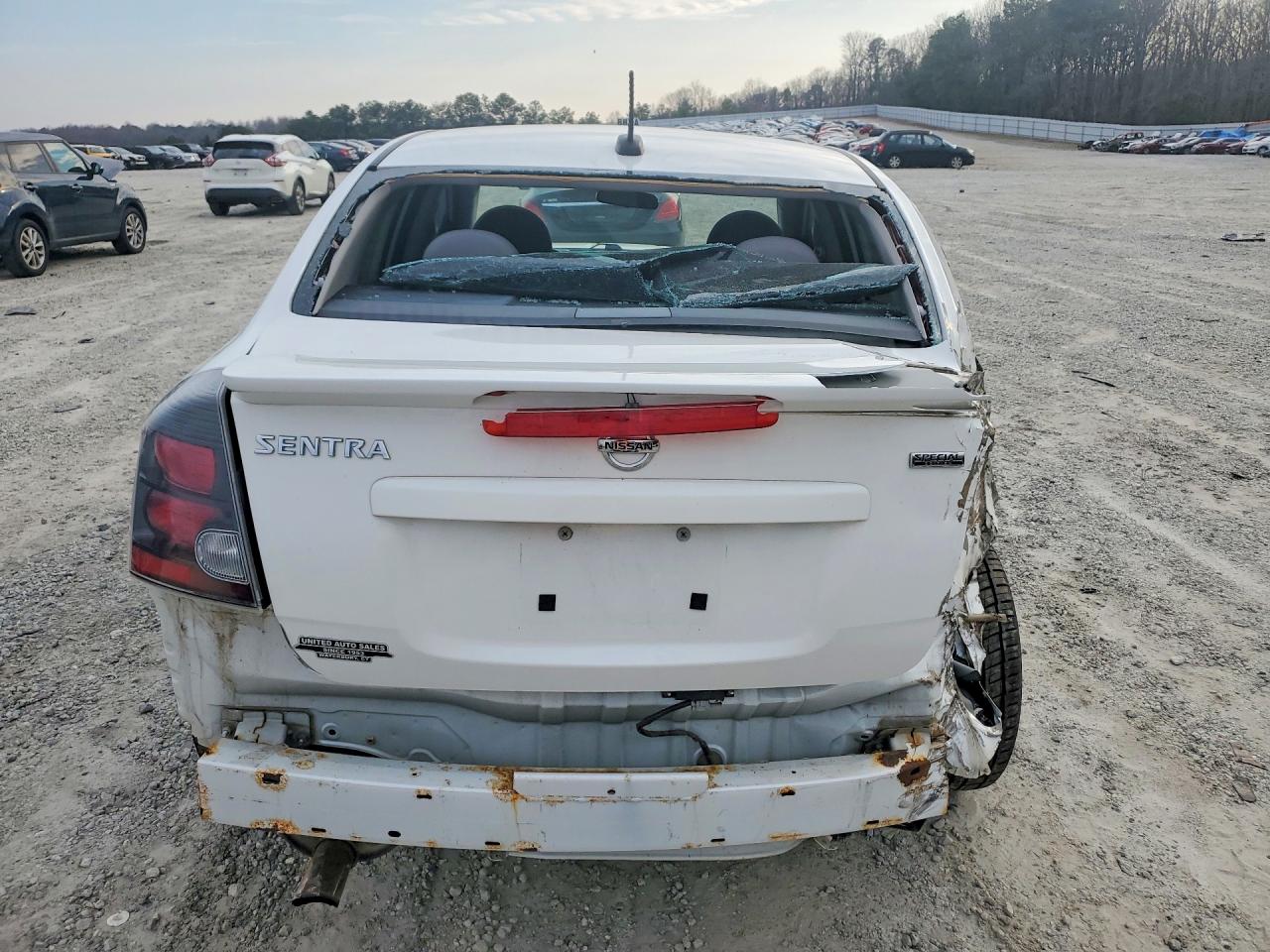2012 NISSAN SENTRA 2.0 photo 11