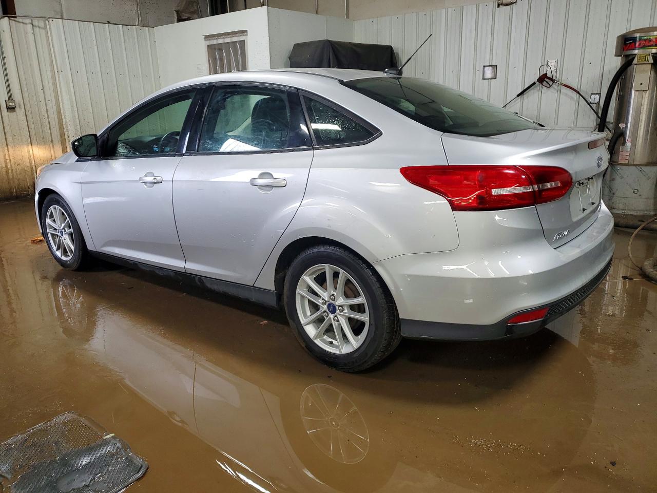 2015 FORD FOCUS SE photo 3