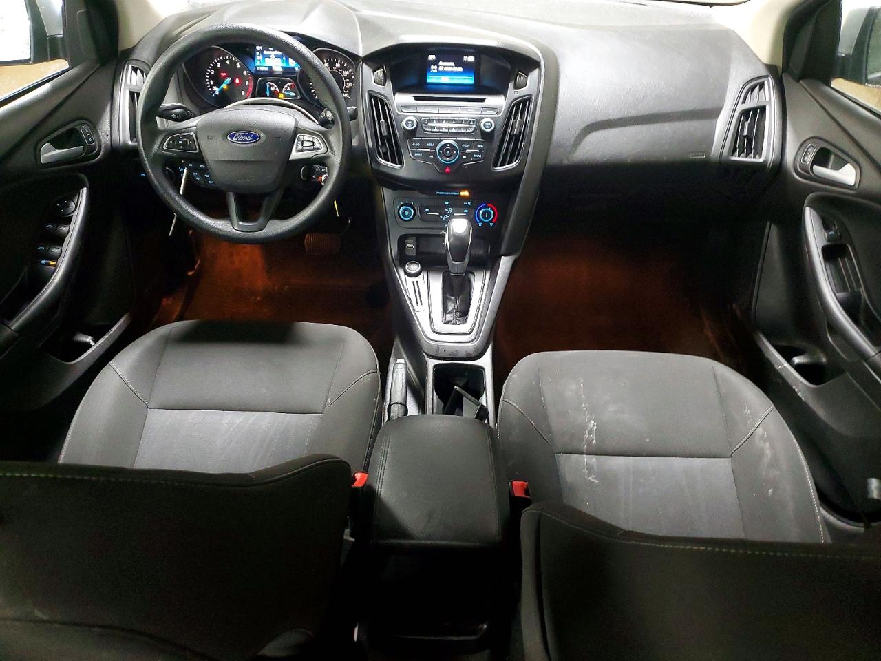 2015 FORD FOCUS SE photo 15