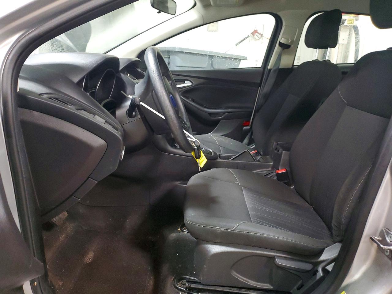 2015 FORD FOCUS SE photo 13