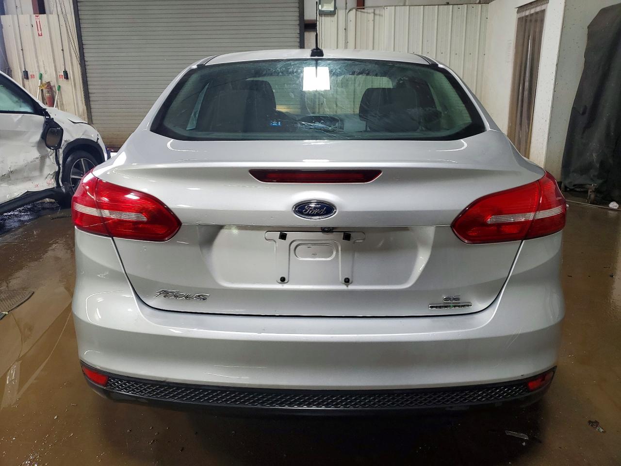 2015 FORD FOCUS SE photo 11