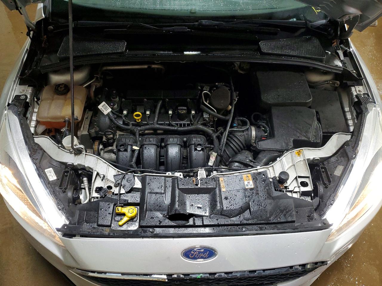 2015 FORD FOCUS SE photo 21