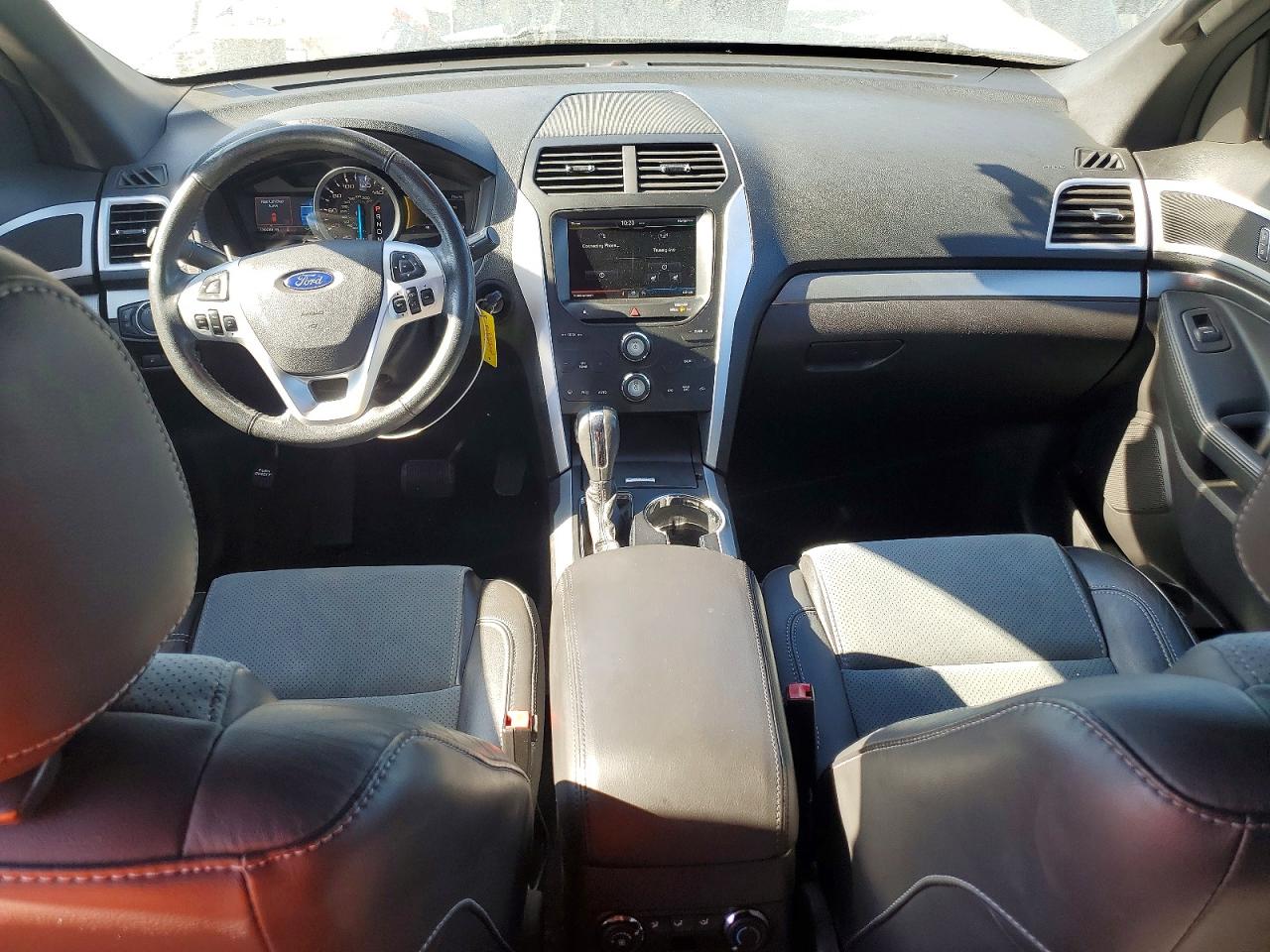 2015 FORD EXPLORER XLT photo 8