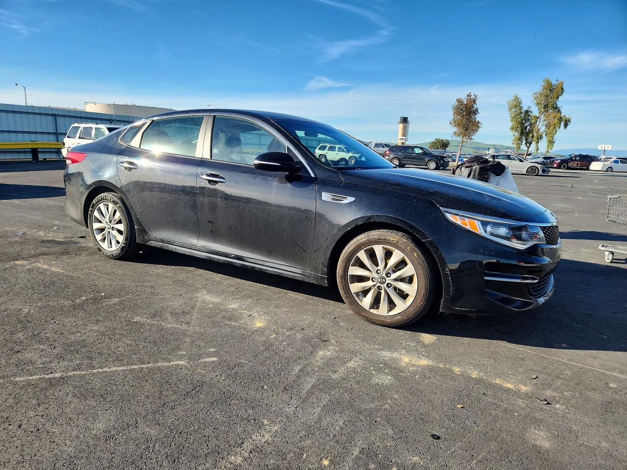 2016 KIA OPTIMA LX photo 4