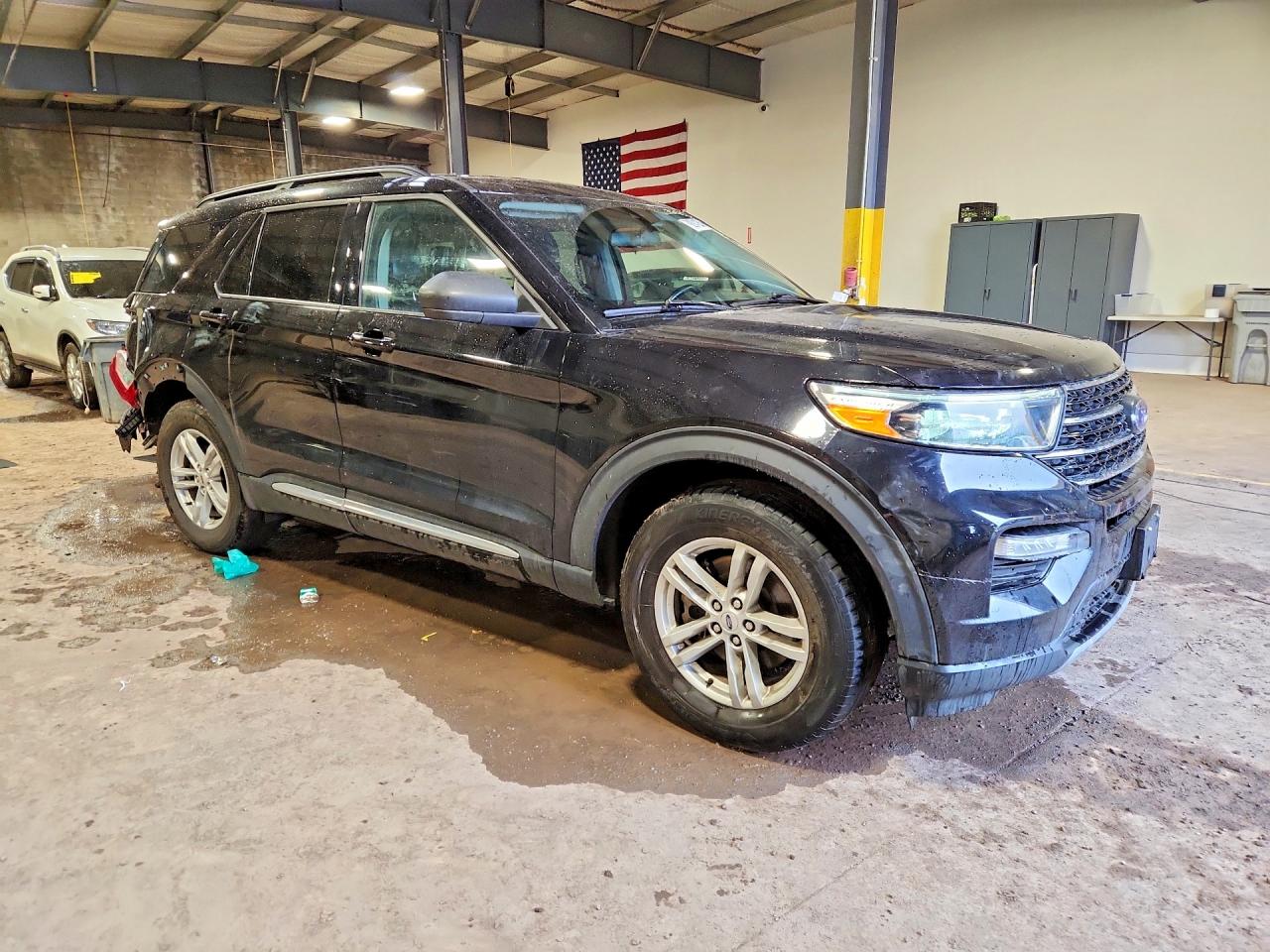 2023 FORD EXPLORER XLT photo 7