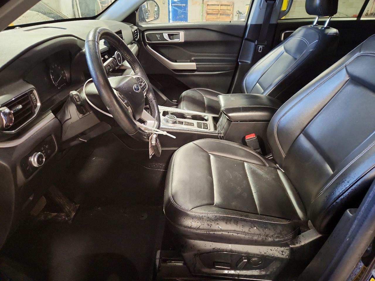 2023 FORD EXPLORER XLT photo 13