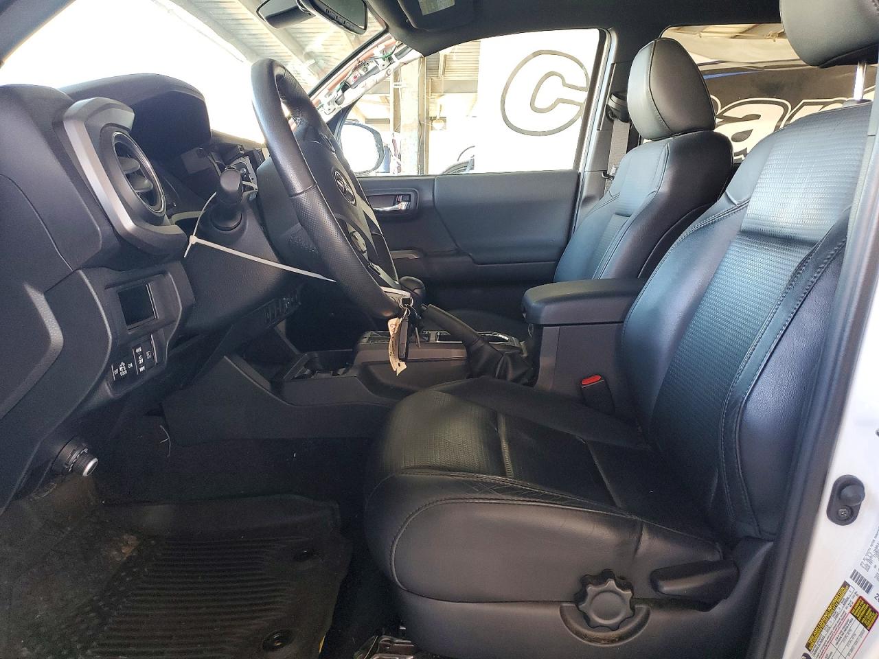 2019 TOYOTA TACOMA TRD OFF-ROAD photo 13