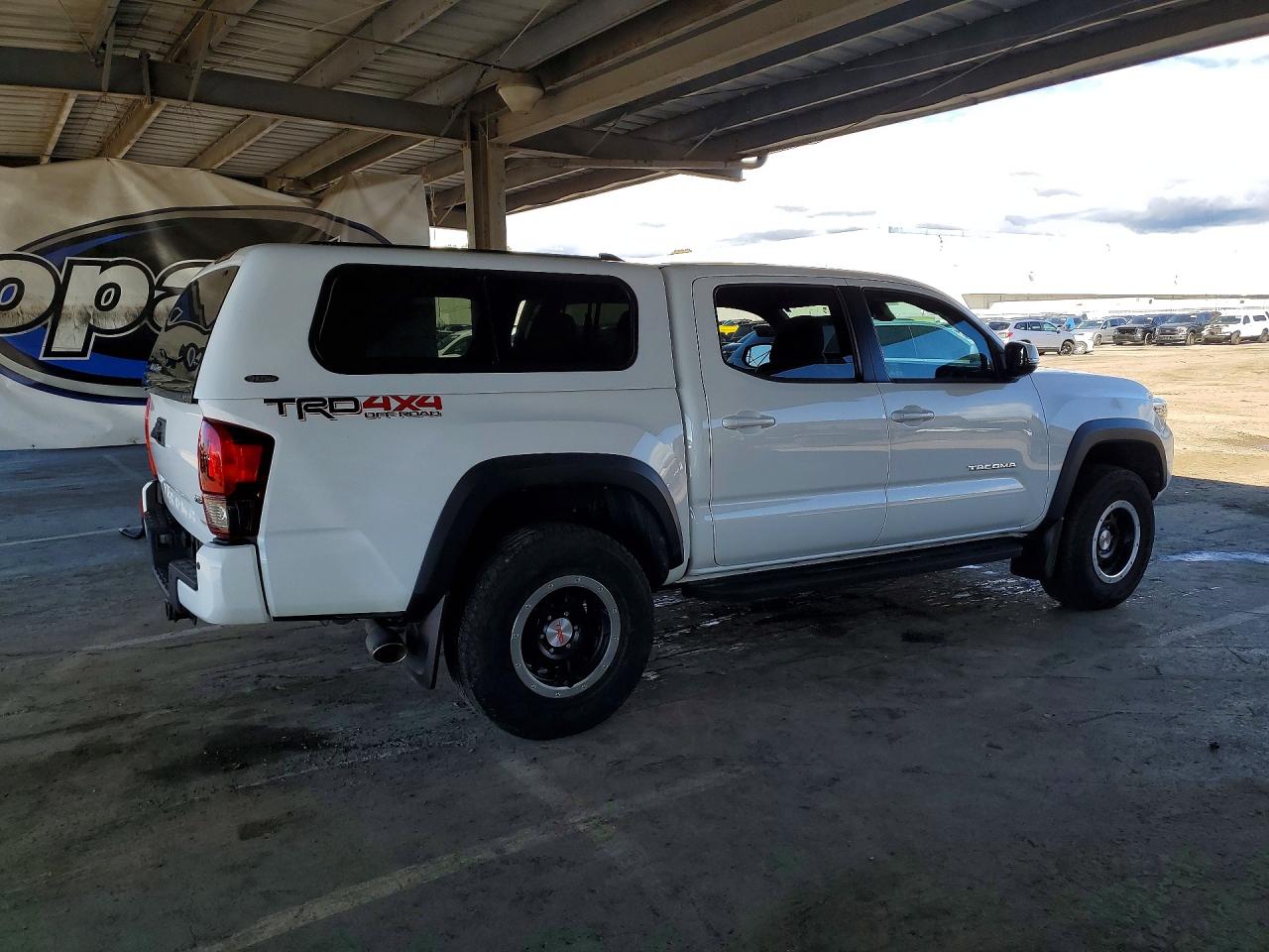 2019 TOYOTA TACOMA TRD OFF-ROAD photo 5