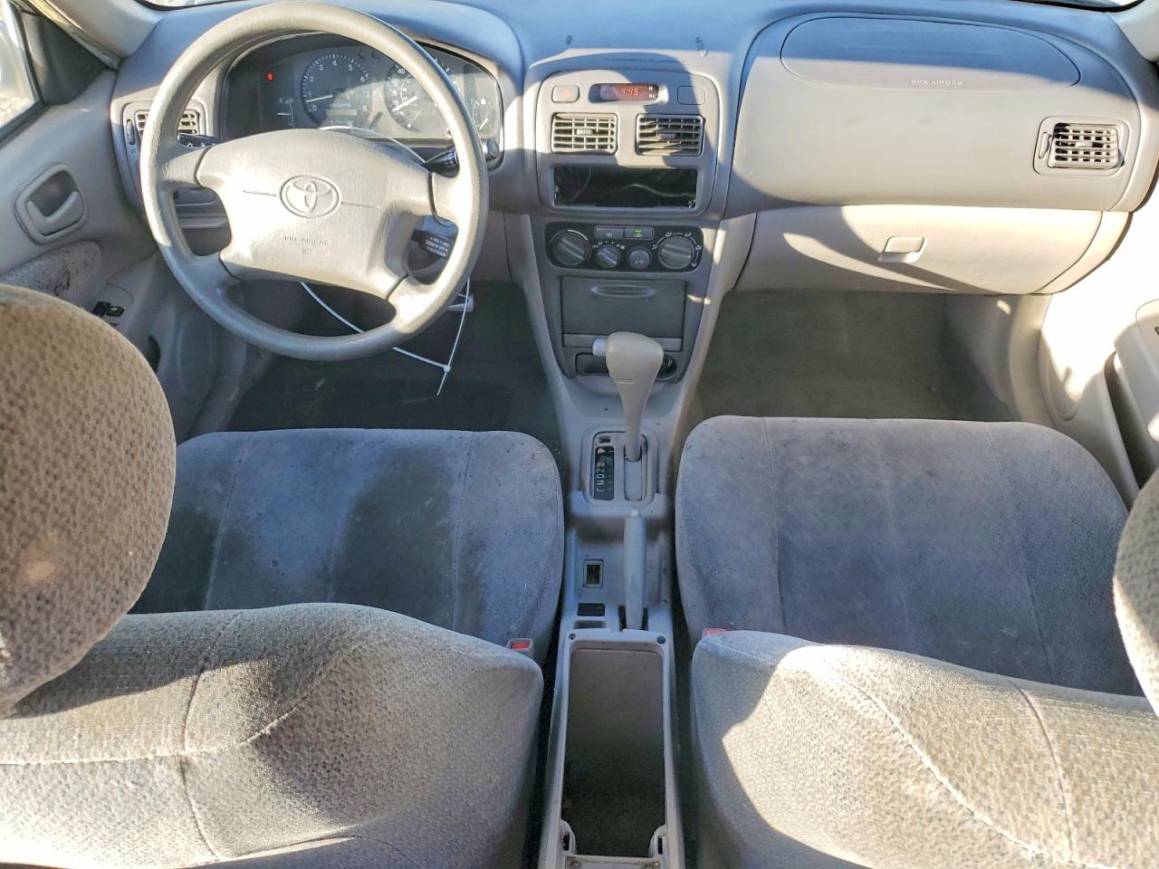 2001 TOYOTA COROLLA LE photo 8