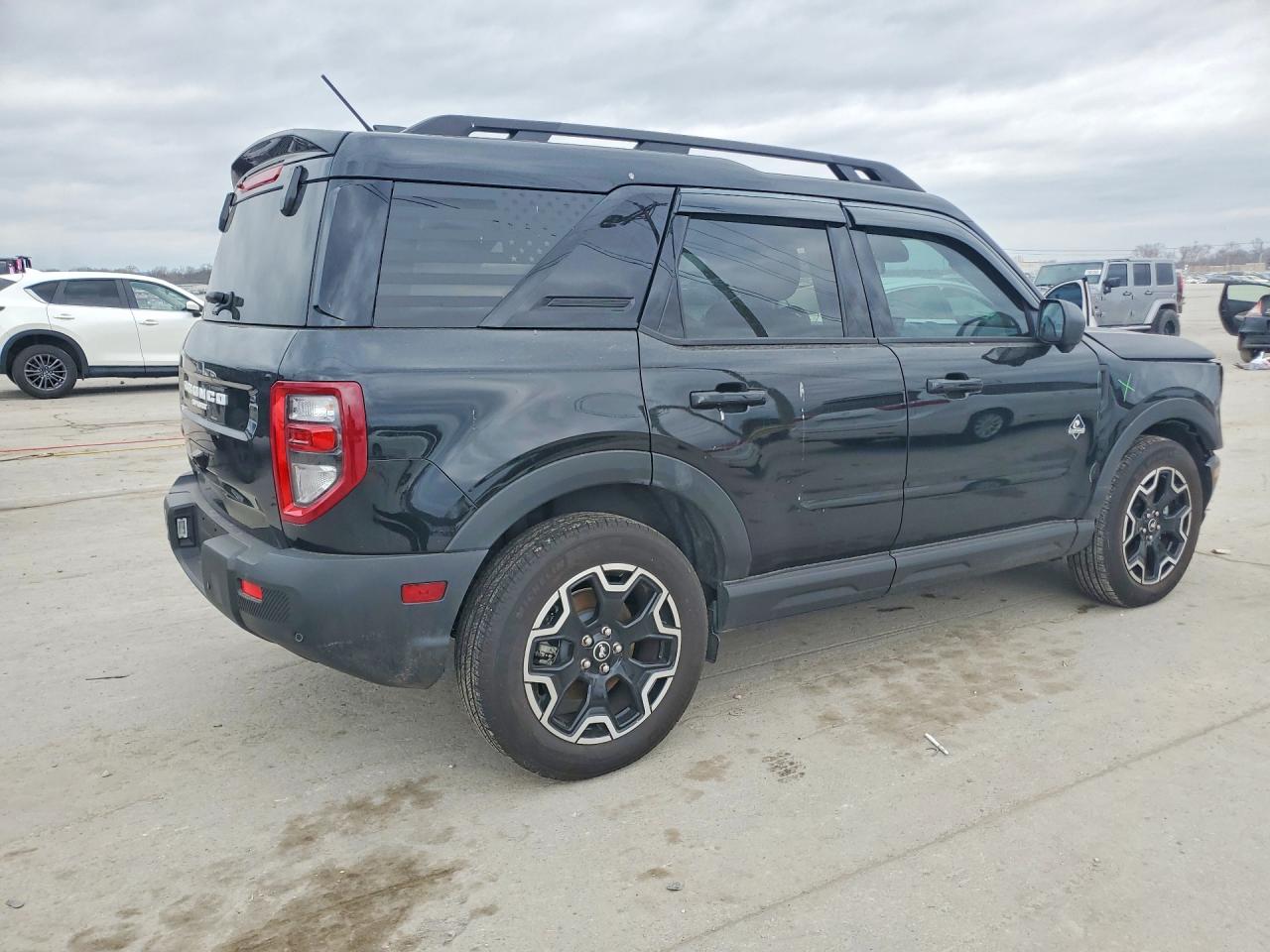 2025 FORD BRONCO SPORT OUTER BANKS photo 3