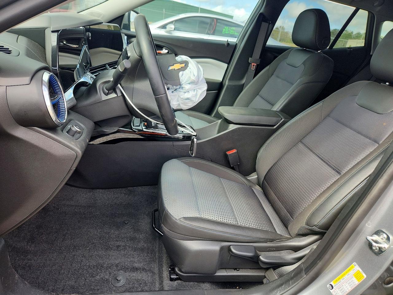2025 CHEVROLET TRAX 1LT photo 7