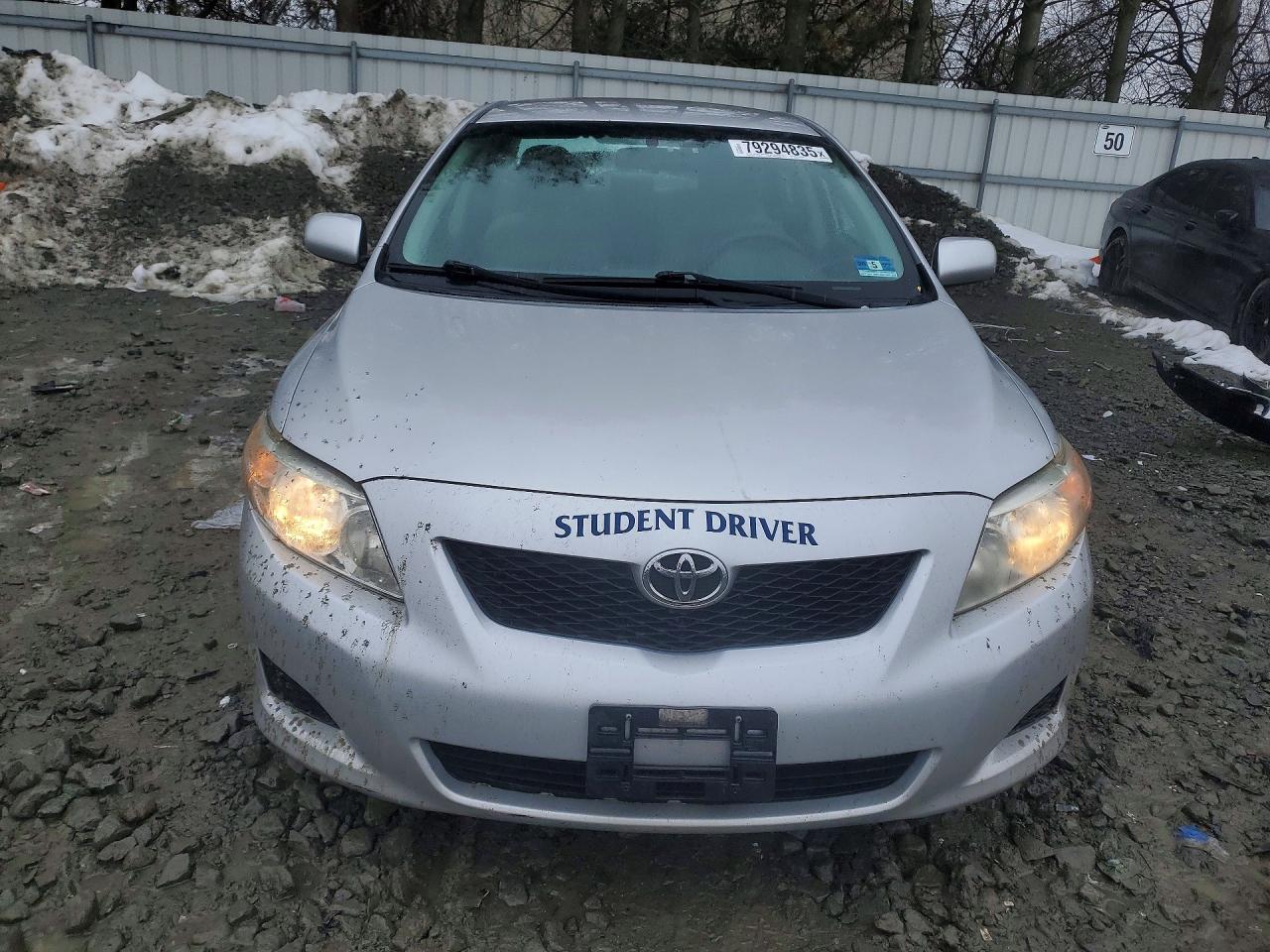 2010 TOYOTA COROLLA LE photo 5