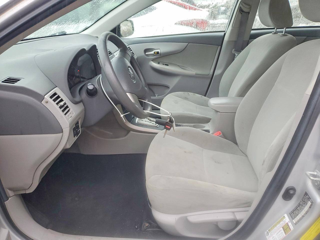 2010 TOYOTA COROLLA LE photo 7
