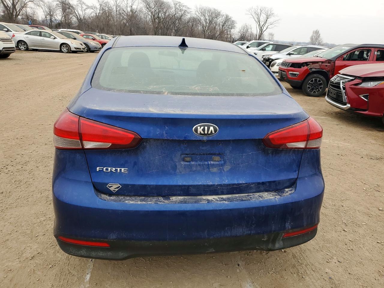 2017 KIA FORTE LX photo 6