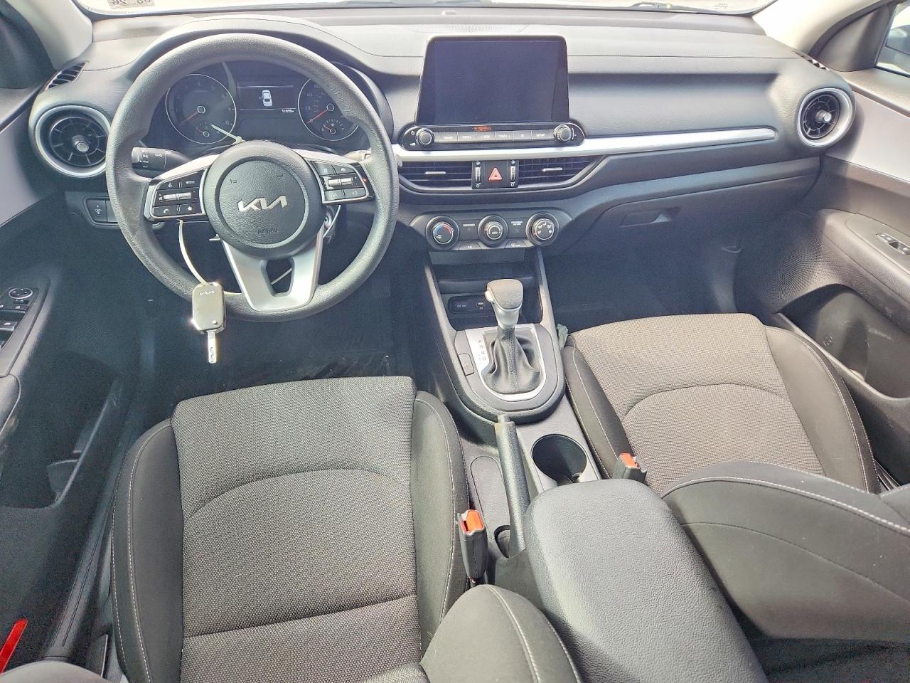 2023 KIA FORTE LX photo 8