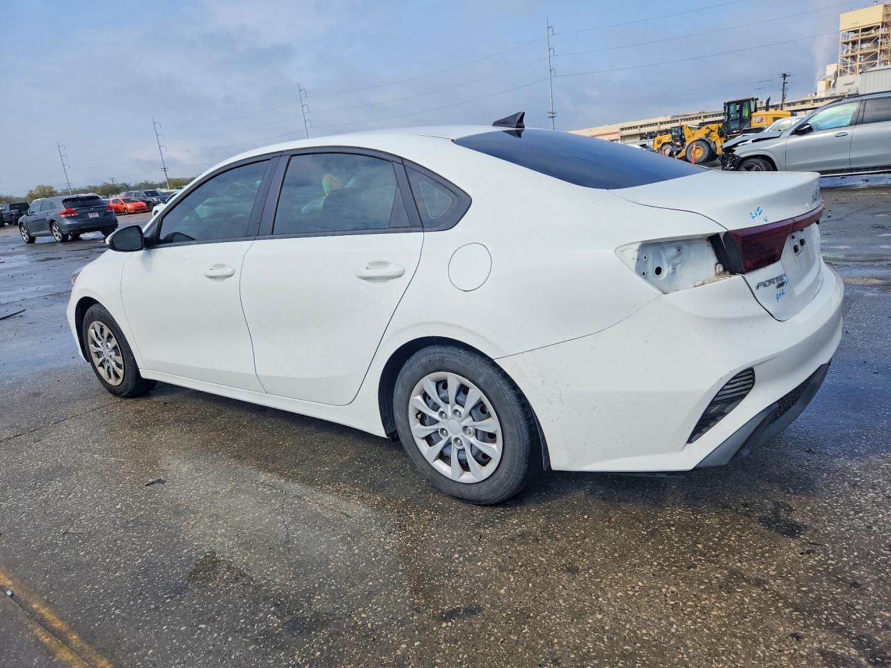 2023 KIA FORTE LX photo 2