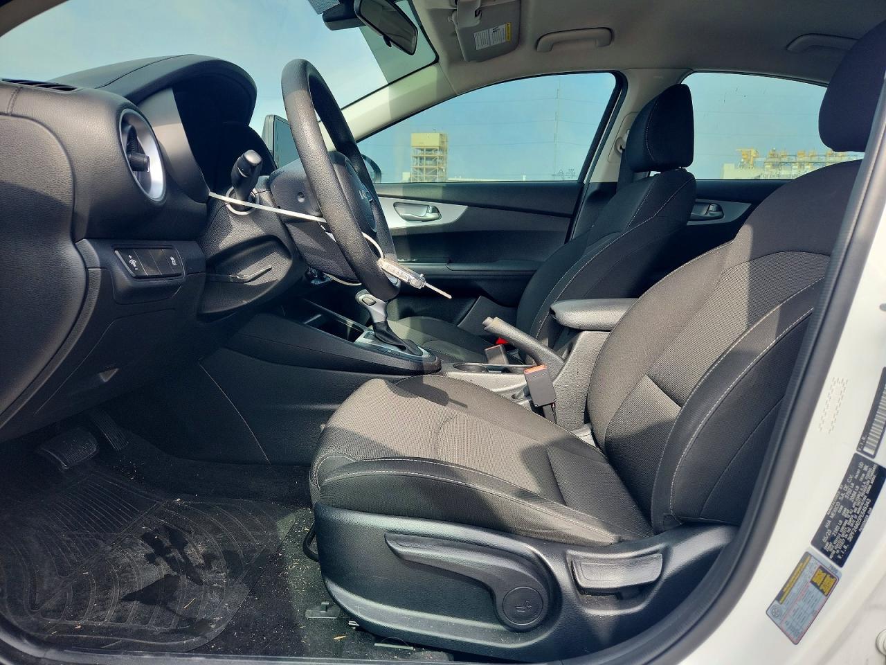 2023 KIA FORTE LX photo 7