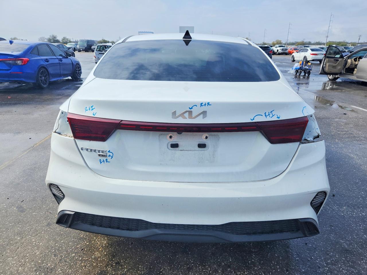 2023 KIA FORTE LX photo 6