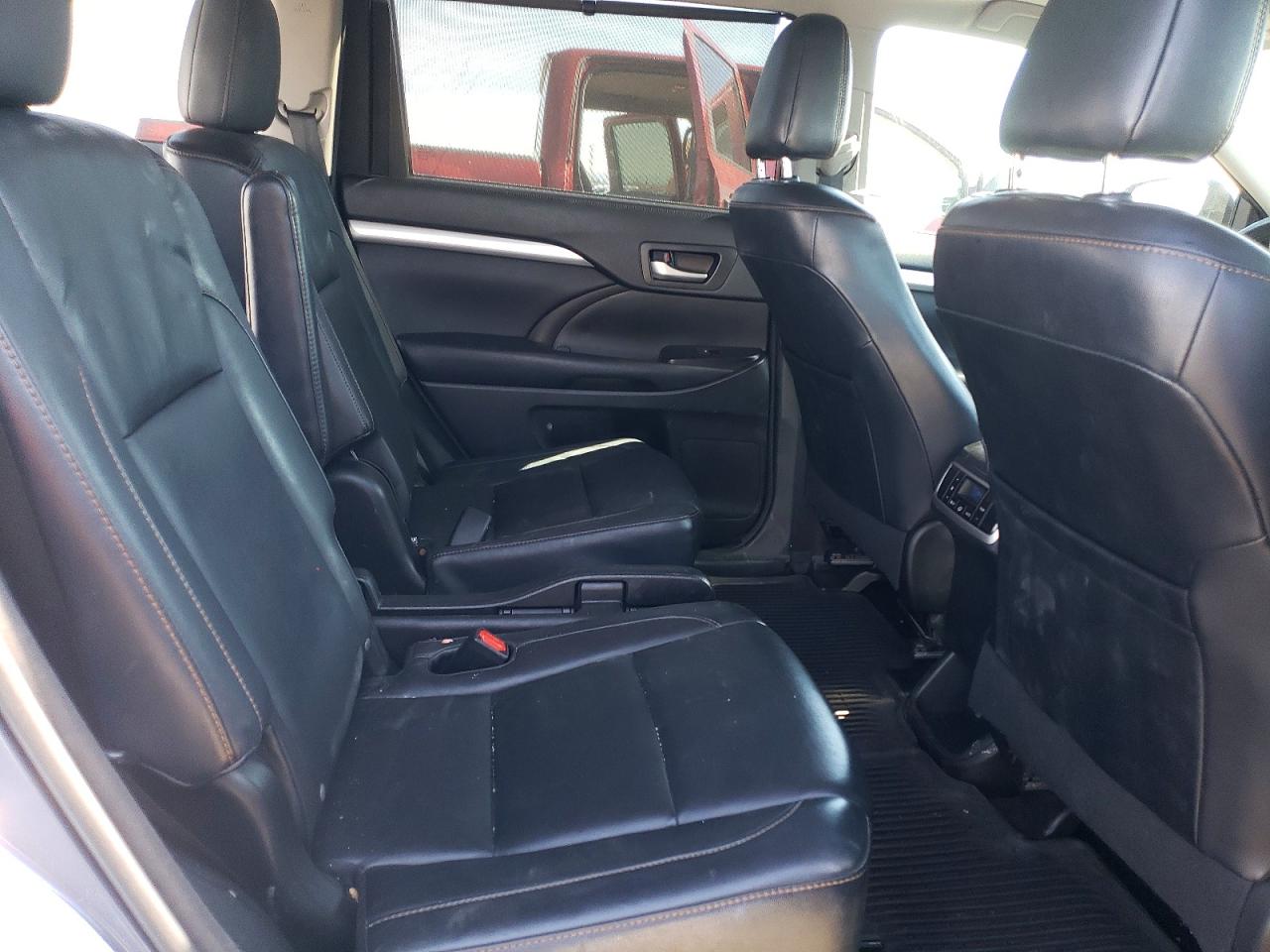 2016 TOYOTA HIGHLANDER XLE photo 21